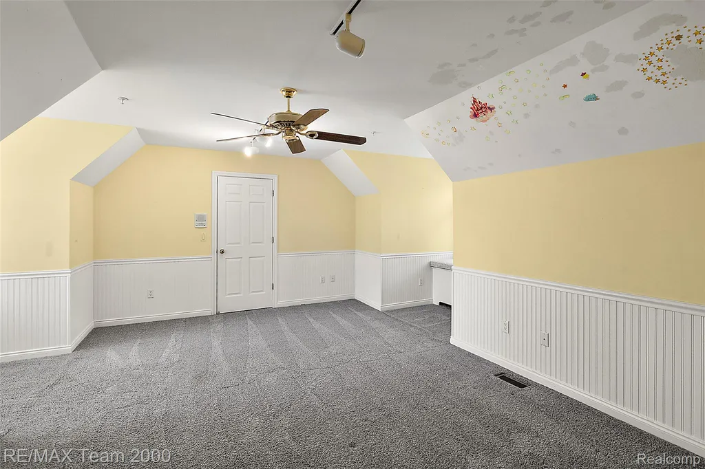 630 Sheldon Court Oakland Charter Township MI 48306