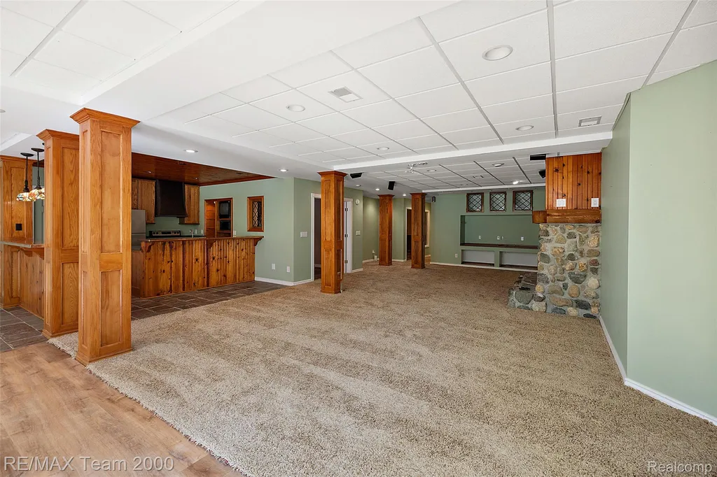 630 Sheldon Court Oakland Charter Township MI 48306