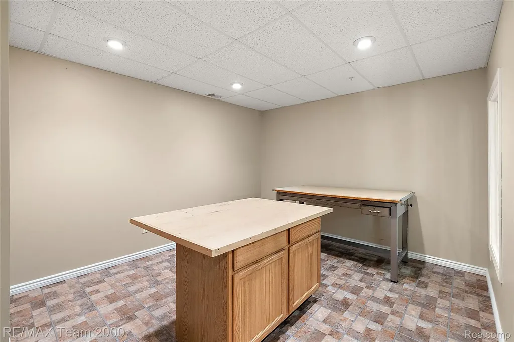 630 Sheldon Court Oakland Charter Township MI 48306