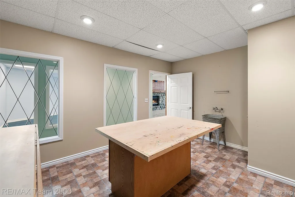 630 Sheldon Court Oakland Charter Township MI 48306