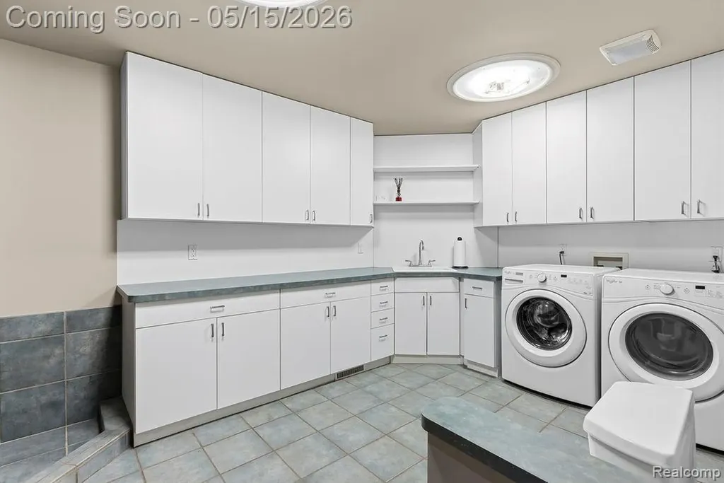 7374 Fox Hill Lane Salem Township MI 48168