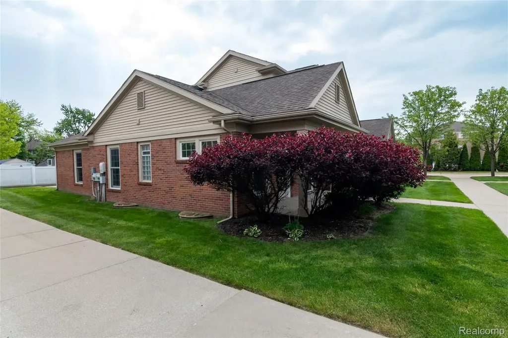616 Superior Boulevard Wyandotte City MI 48192