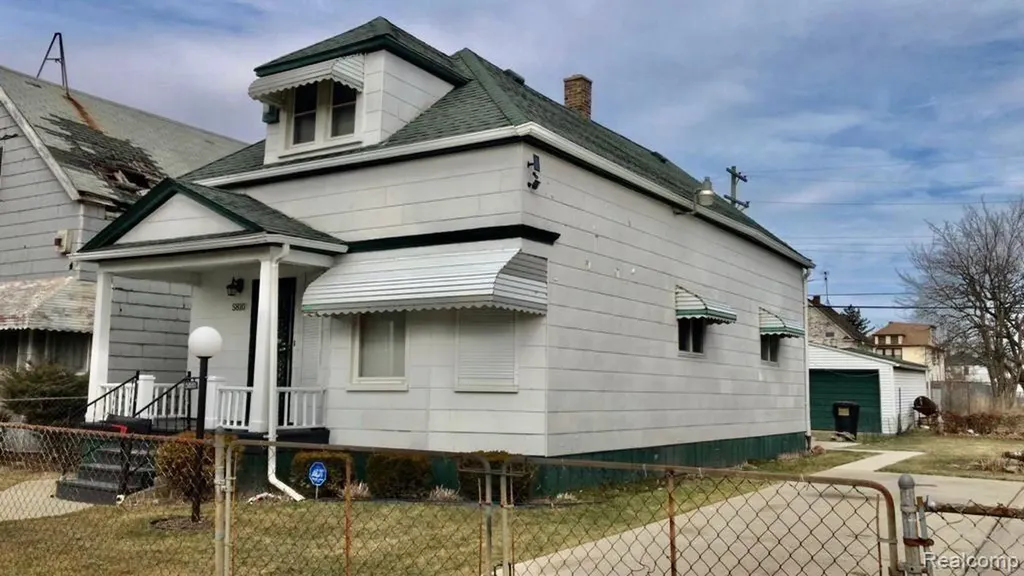 5810 Cooper Street Detroit City MI 48213