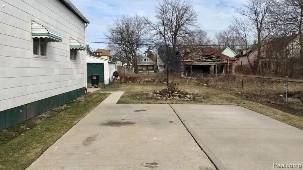 5810 Cooper Street Detroit City MI 48213