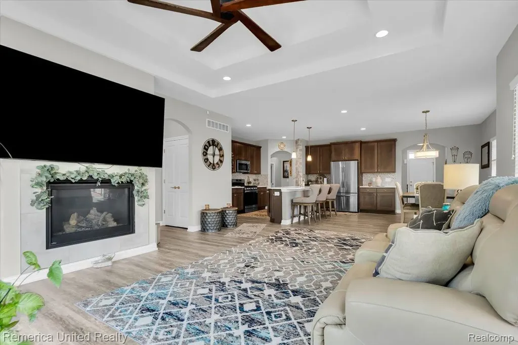 8057 Timber Trail White Lake Charter Township MI 48386