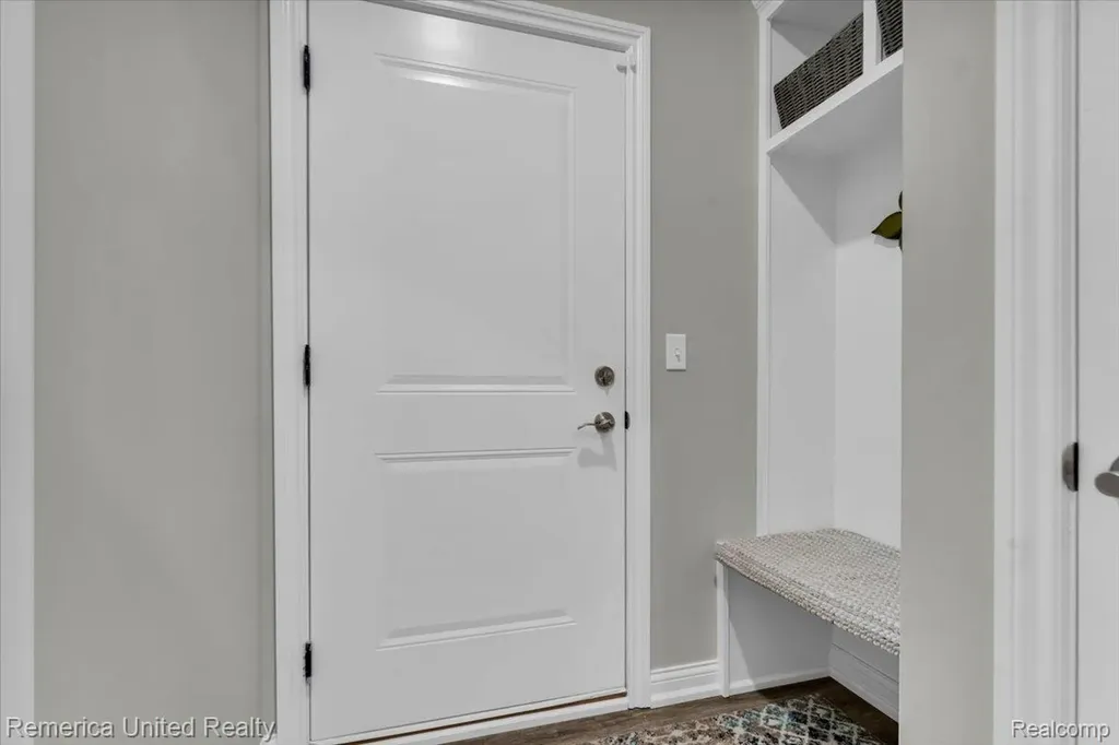 8057 Timber Trail White Lake Charter Township MI 48386