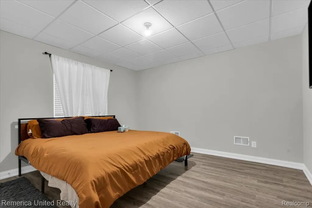 8057 Timber Trail White Lake Charter Township MI 48386