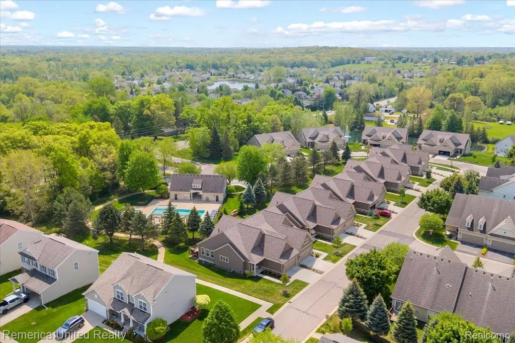 8057 Timber Trail White Lake Charter Township MI 48386