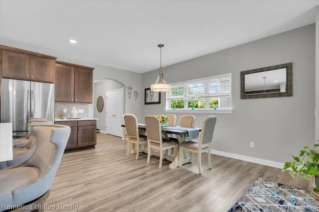 8057 Timber Trail White Lake Charter Township MI 48386