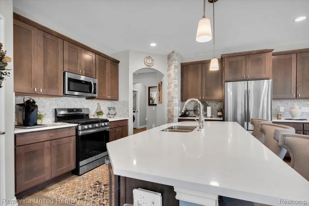 8057 Timber Trail White Lake Charter Township MI 48386