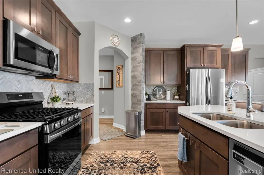 8057 Timber Trail White Lake Charter Township MI 48386