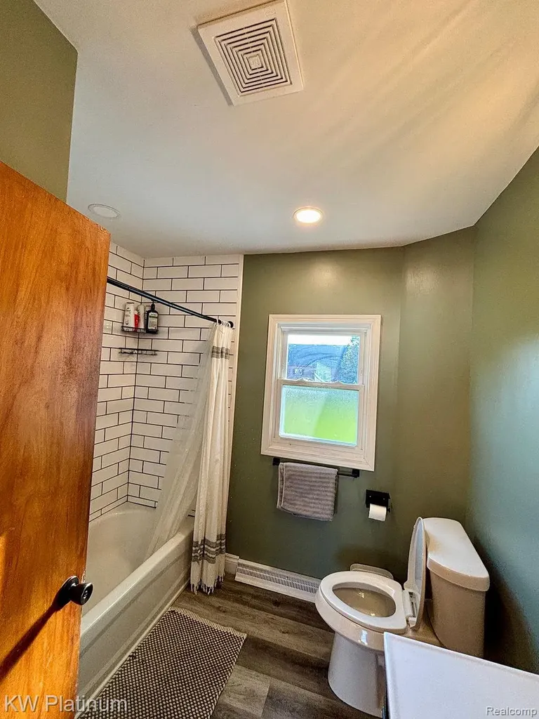 3261 Keewahdin Road Fort Gratiot Charter Township MI 48059