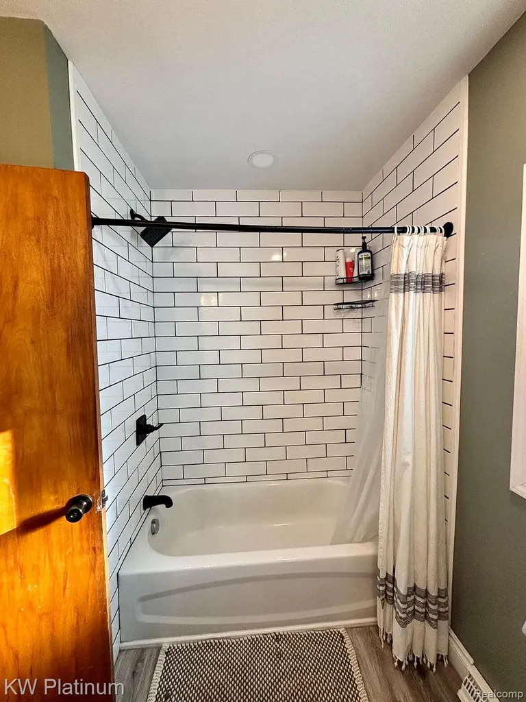 3261 Keewahdin Road Fort Gratiot Charter Township MI 48059