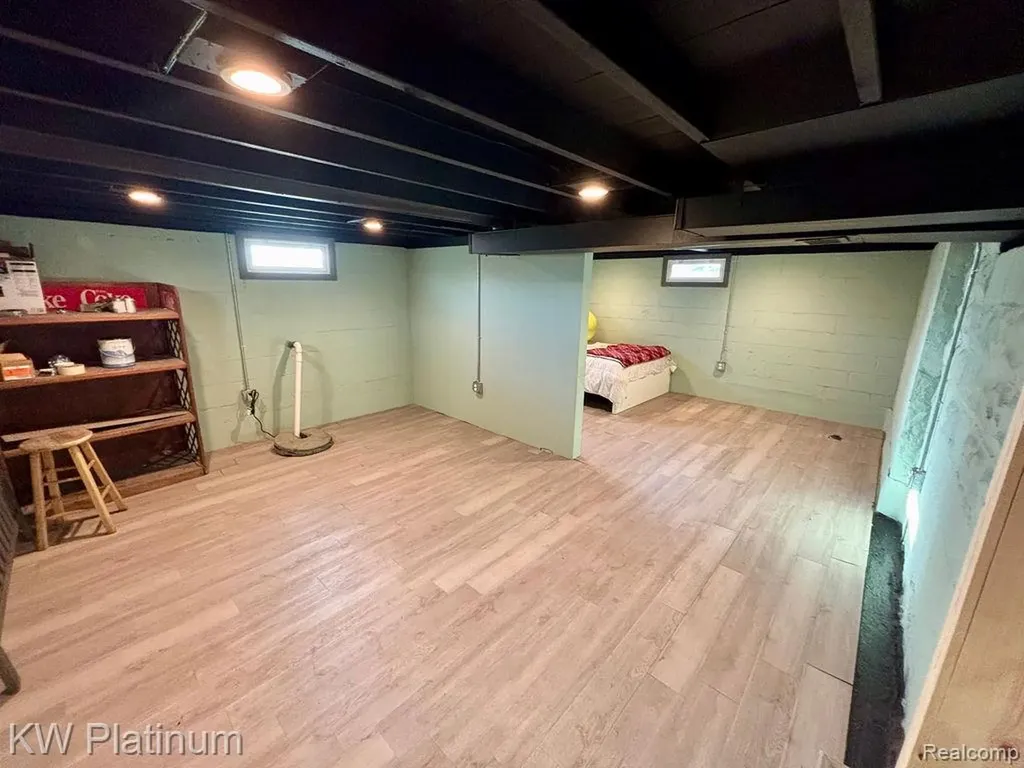 3261 Keewahdin Road Fort Gratiot Charter Township MI 48059