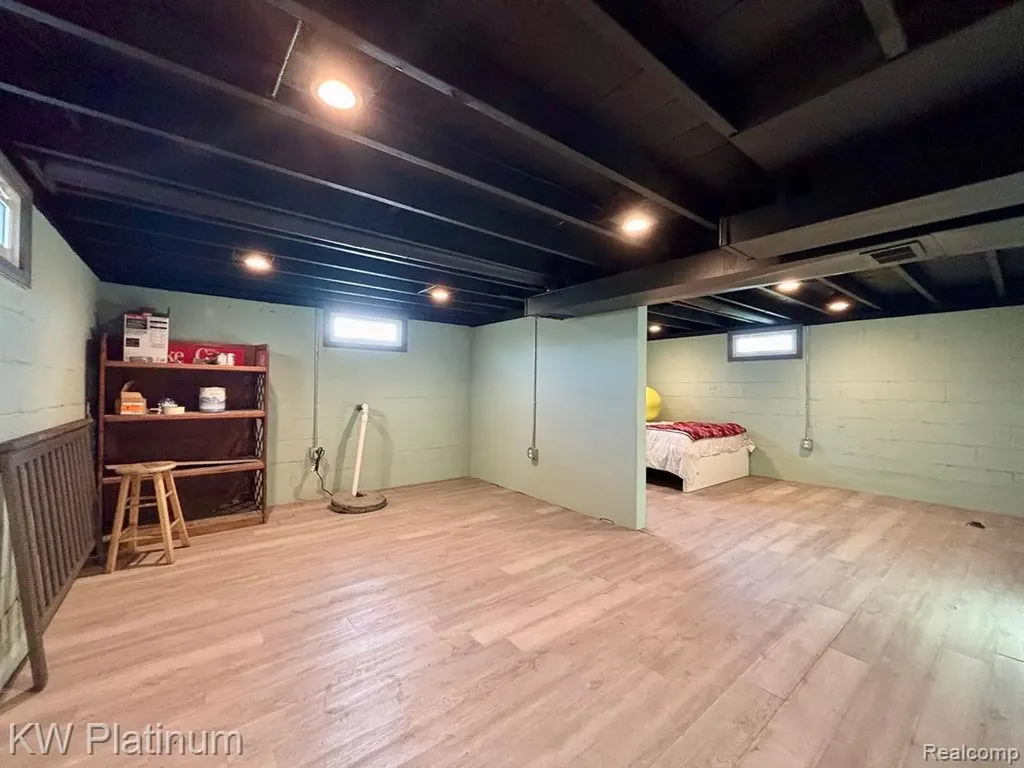 3261 Keewahdin Road Fort Gratiot Charter Township MI 48059