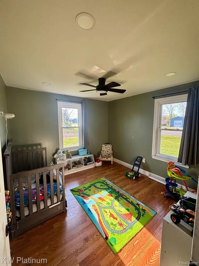 3261 Keewahdin Road Fort Gratiot Charter Township MI 48059