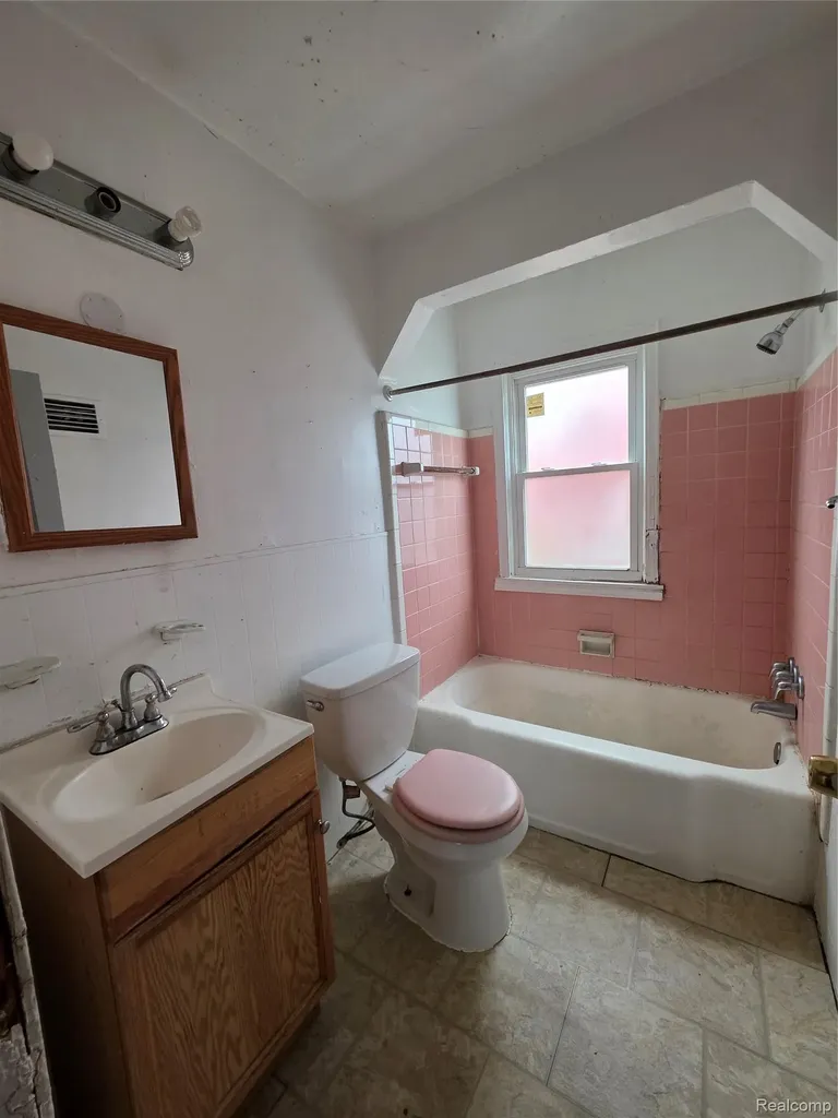 15762 Strathmoor Street Detroit City MI 48227
