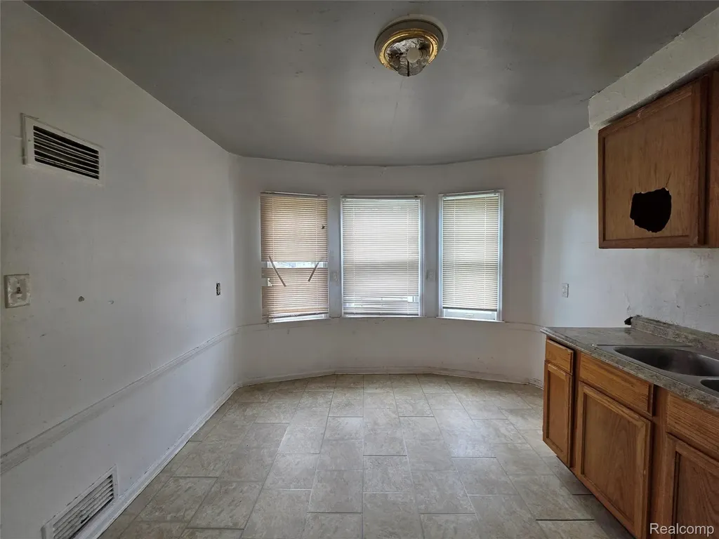 15762 Strathmoor Street Detroit City MI 48227
