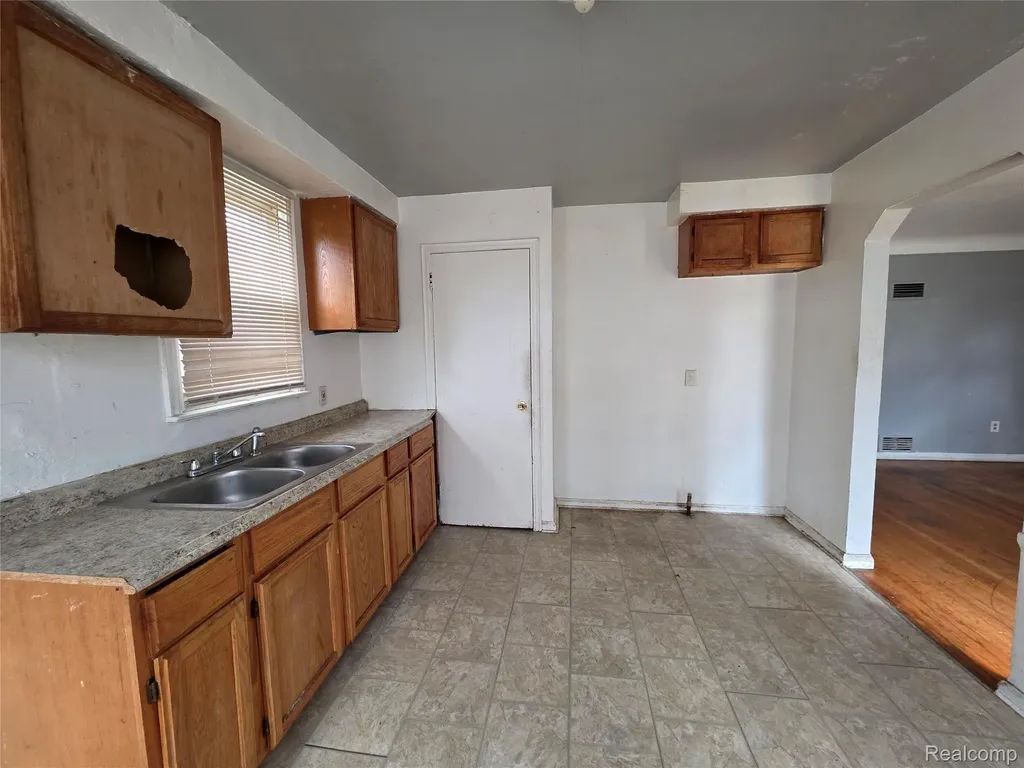 15762 Strathmoor Street Detroit City MI 48227