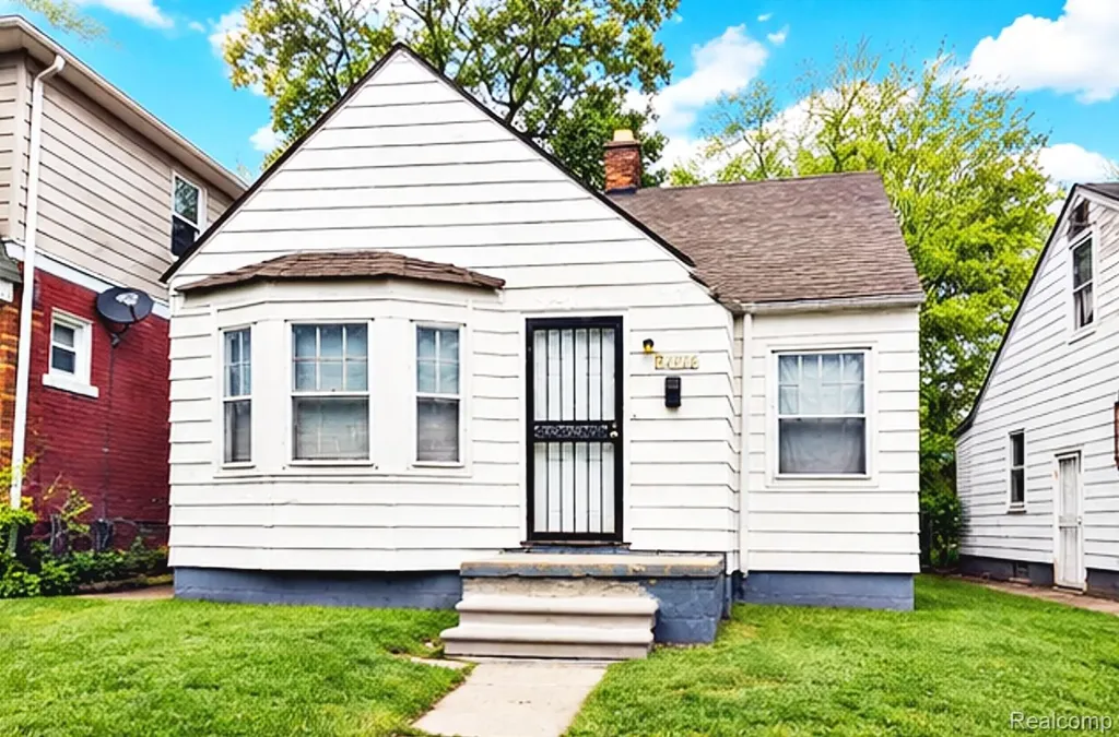 15762 Strathmoor Street Detroit City MI 48227