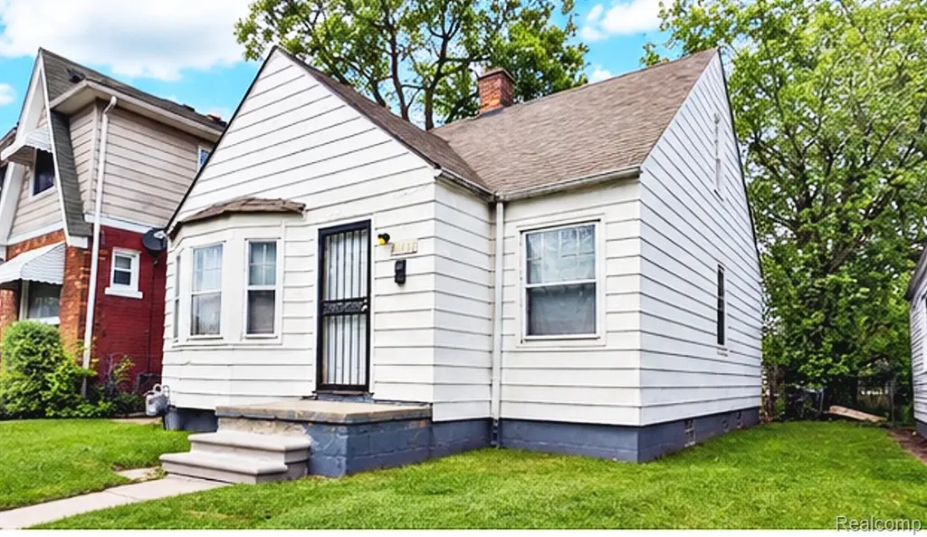 15762 Strathmoor Street Detroit City MI 48227