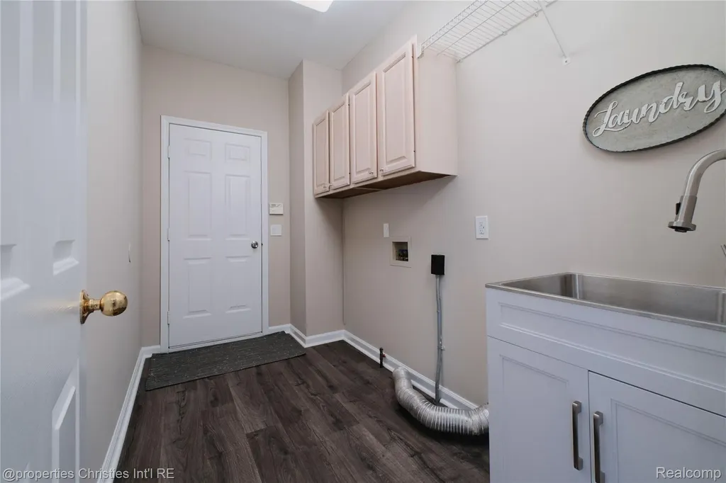 22452 Fuller Drive Novi City MI 48374