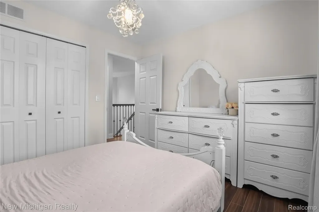 7622 Greene Farm Drive Ypsilanti Charter Township MI 48197