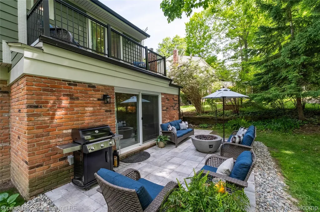 1069 Grace Court Northville City MI 48167