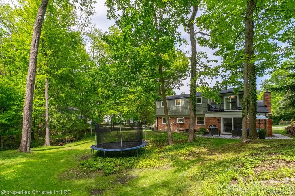 1069 Grace Court Northville City MI 48167
