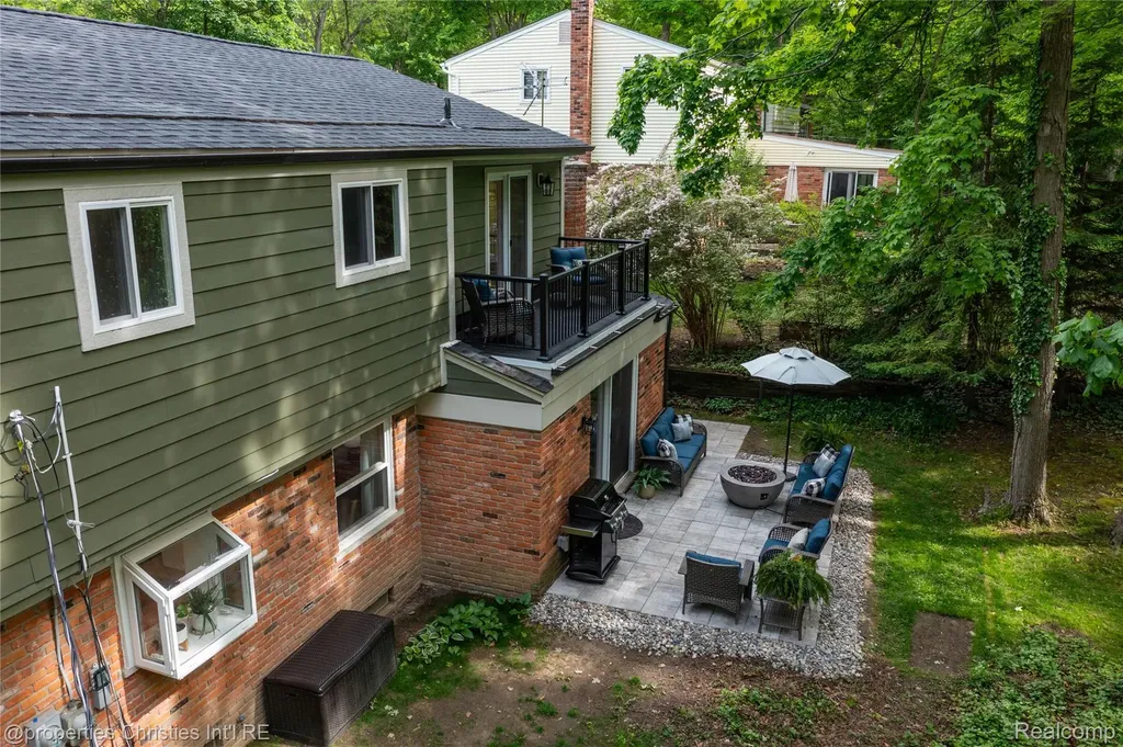 1069 Grace Court Northville City MI 48167