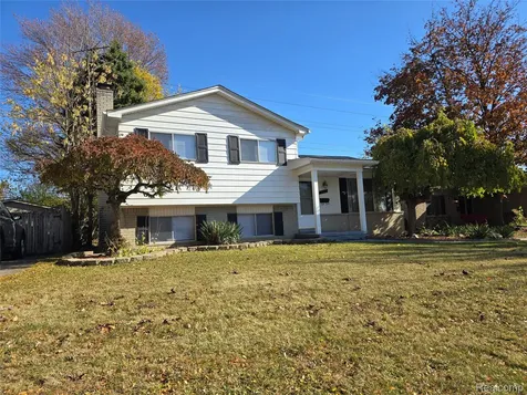 33828 Stonewood Drive Sterling Heights City MI 48312