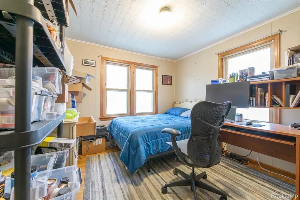 5985 Rowley Boulevard Waterford Charter Township MI 48329