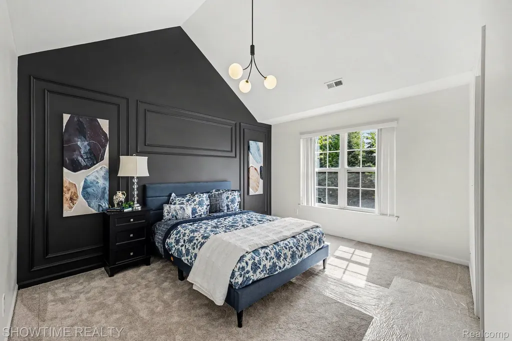 8568 Heywood Circle Sterling Heights City MI 48312