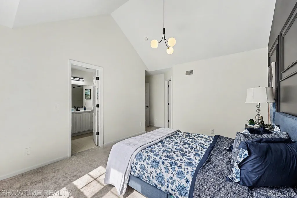 8568 Heywood Circle Sterling Heights City MI 48312