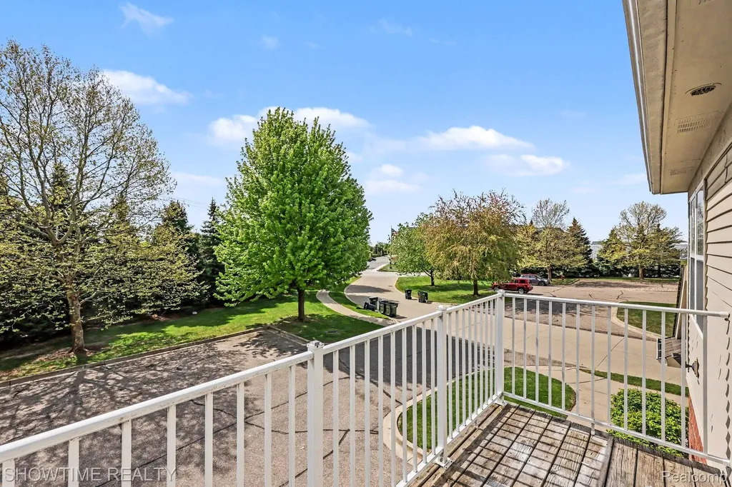 8568 Heywood Circle Sterling Heights City MI 48312