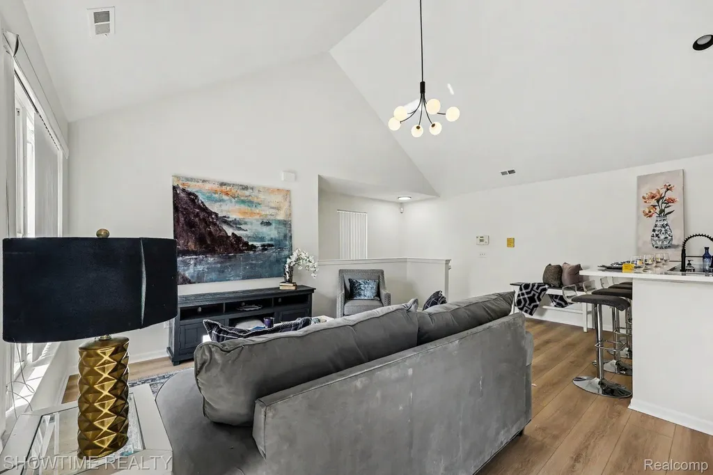 8568 Heywood Circle Sterling Heights City MI 48312