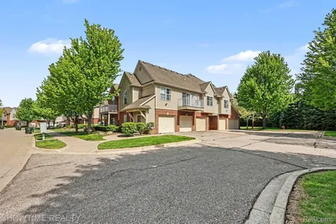 8568 Heywood Circle Sterling Heights City MI 48312
