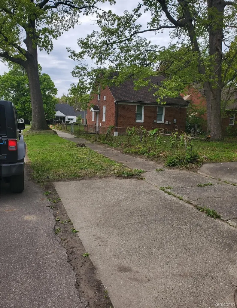 19400 Sunderland Road Detroit City MI 48219