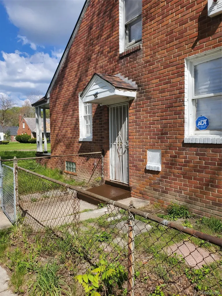 19400 Sunderland Road Detroit City MI 48219