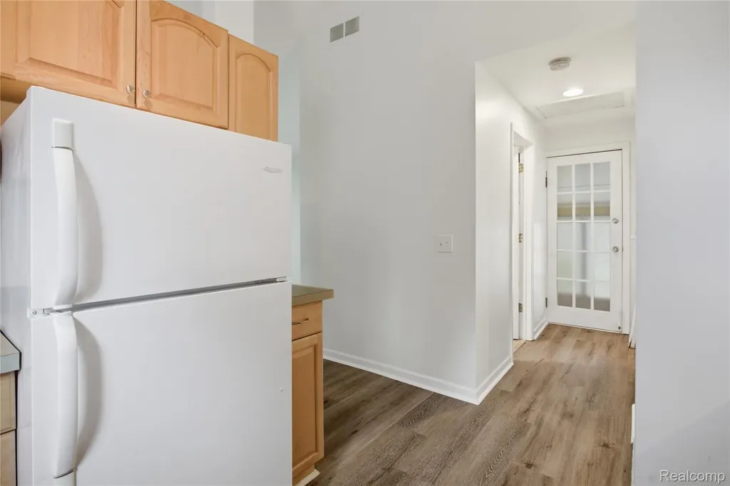 33534 Somerset Street Westland City MI 48186