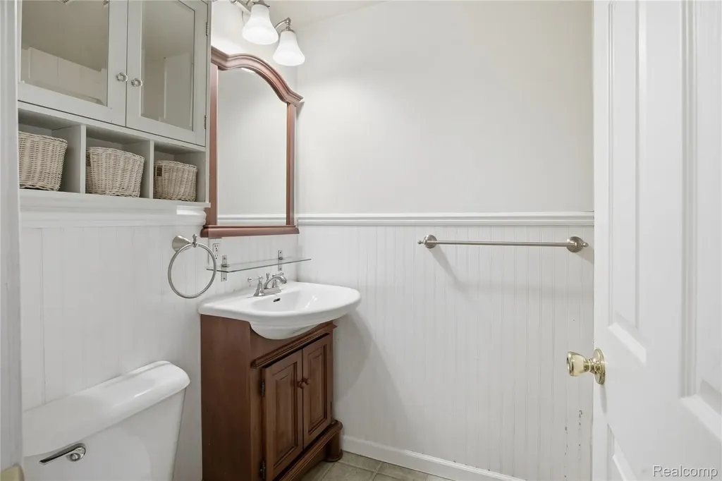 33534 Somerset Street Westland City MI 48186