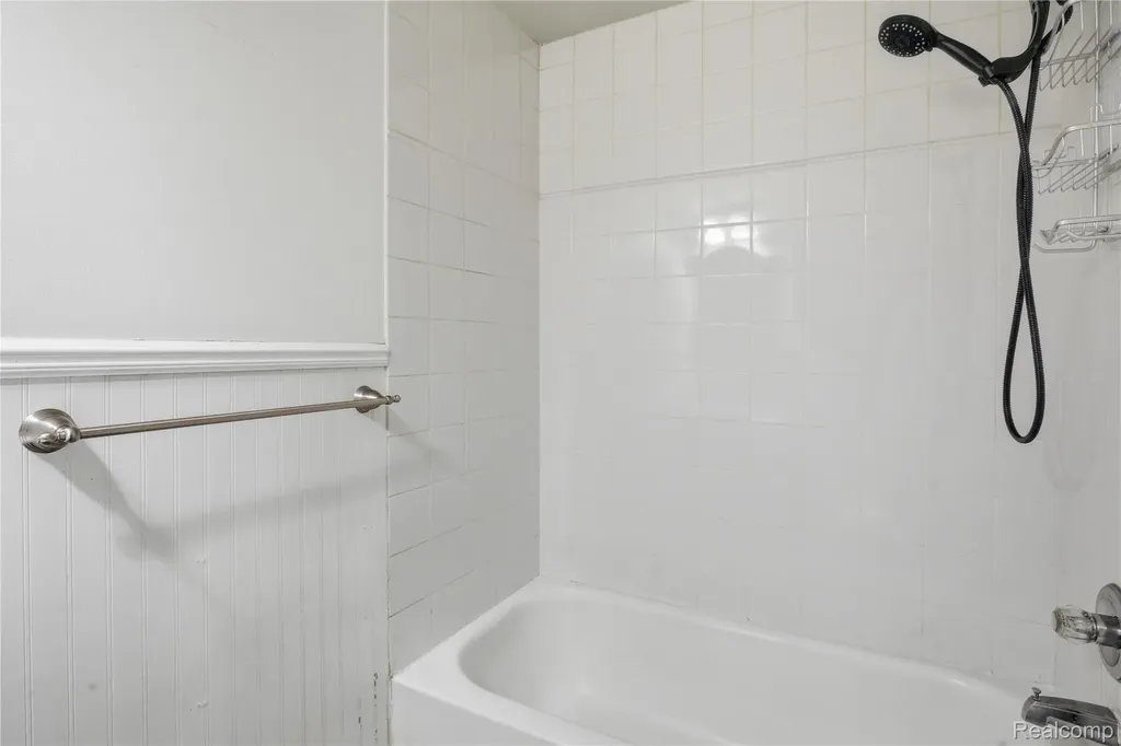 33534 Somerset Street Westland City MI 48186