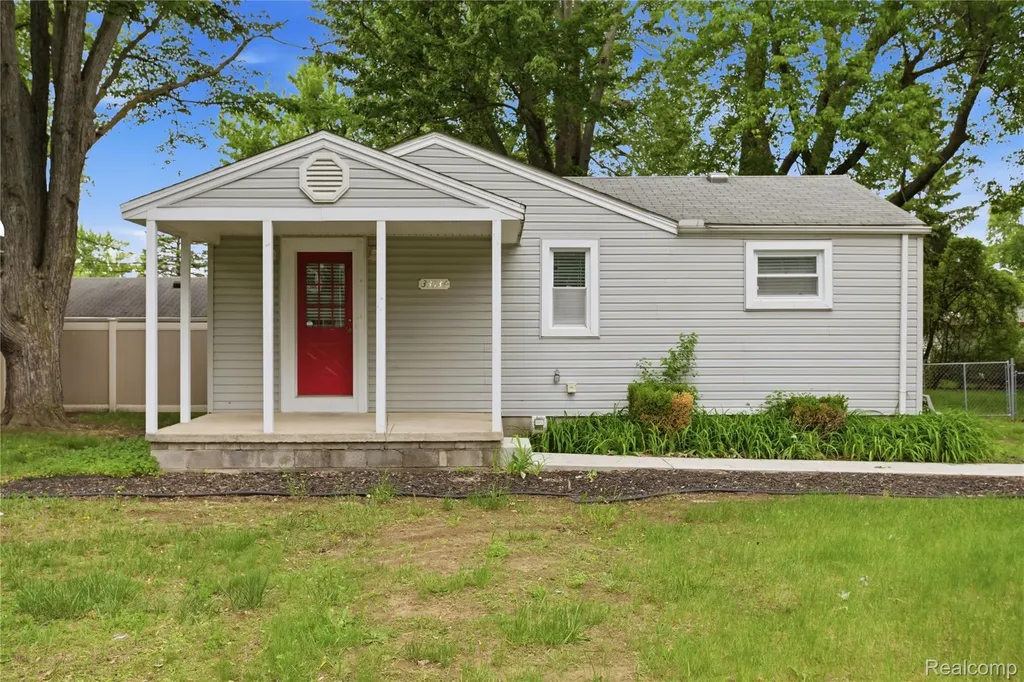 33534 Somerset Street Westland City MI 48186