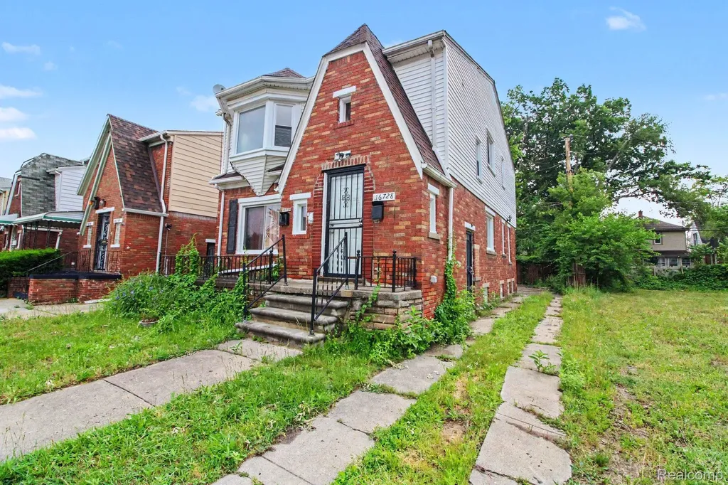 16728-16730 Woodingham Drive Detroit City MI 48221