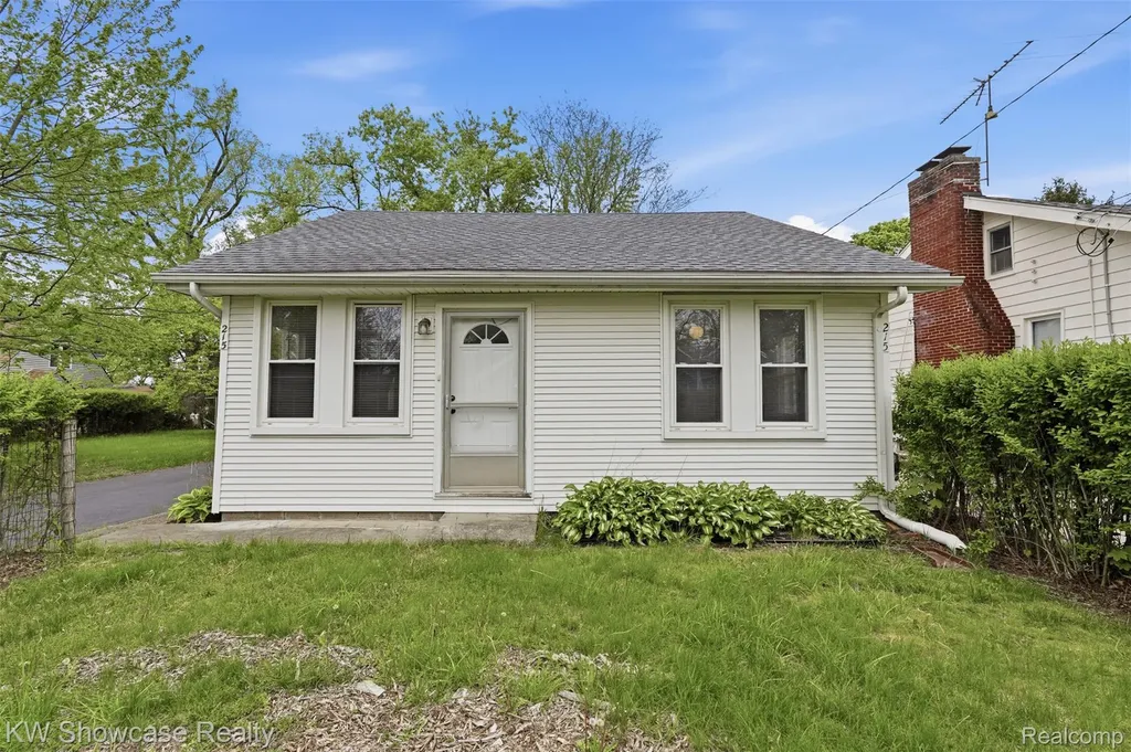 215 Endwell Street Novi City MI 48377