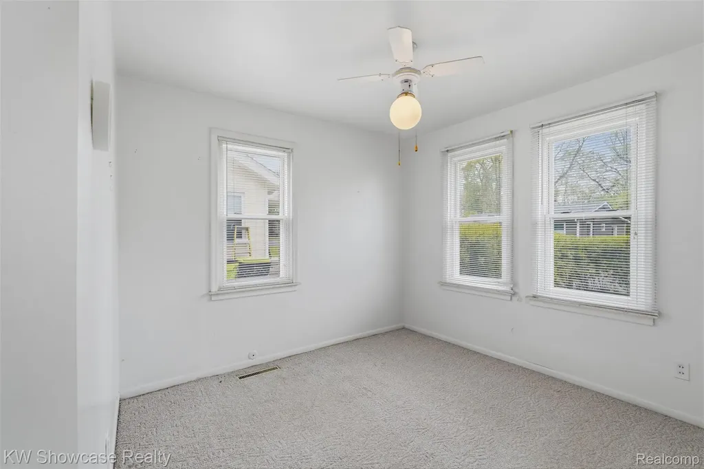 215 Endwell Street Novi City MI 48377