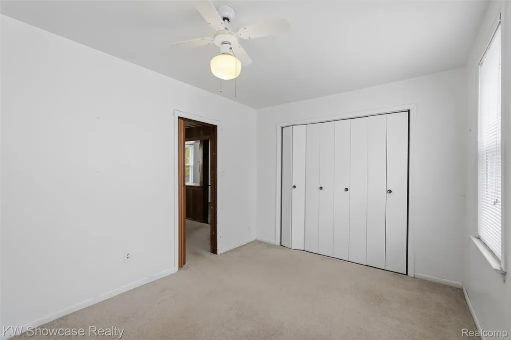 215 Endwell Street Novi City MI 48377