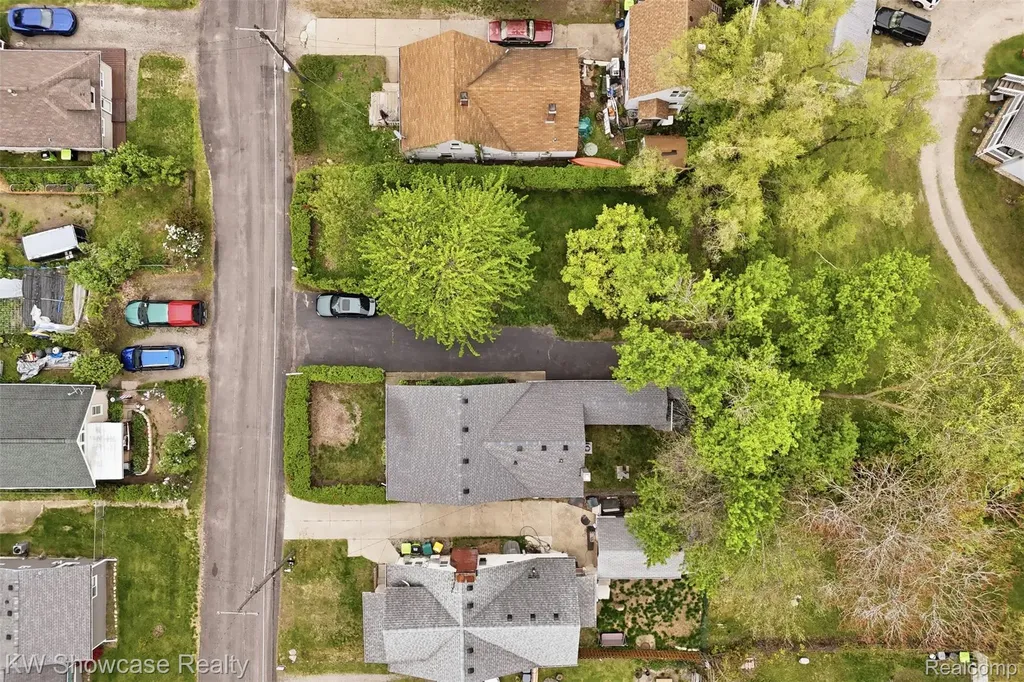 215 Endwell Street Novi City MI 48377