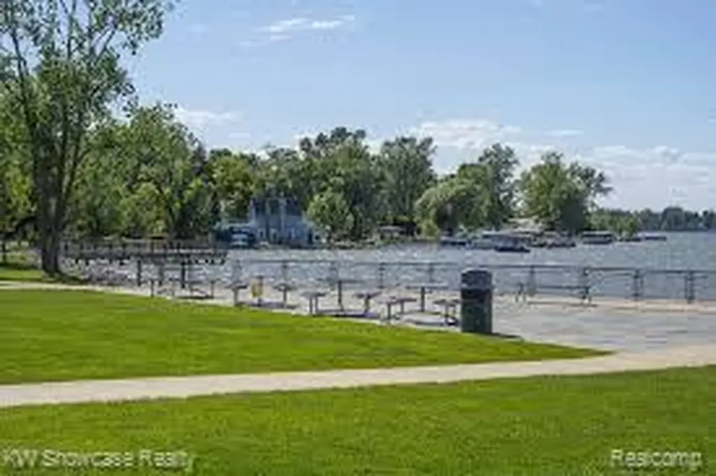 215 Endwell Street Novi City MI 48377