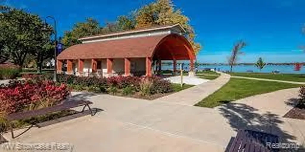 215 Endwell Street Novi City MI 48377